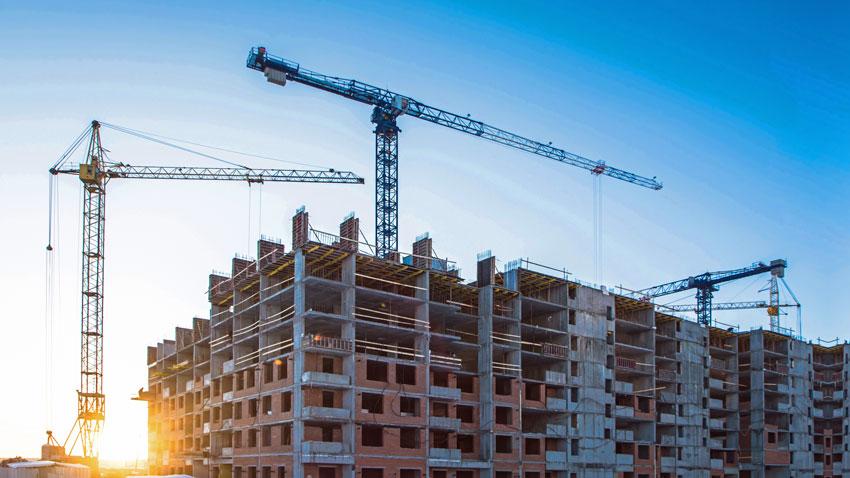 Sprzedaż mieszkań w Polsce spada, deweloperzy ograniczają inwestycje